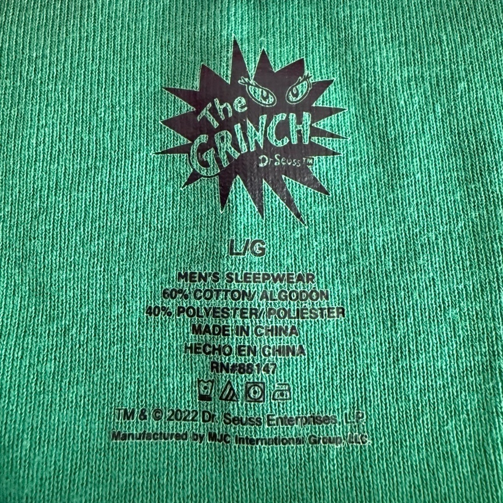 Dr. Seuss The Grinch Green and Red Long Sleeve Sleep Tee - Picture 5 of 6